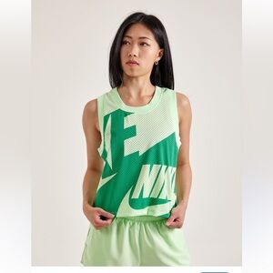 Nike women’s air mesh tank top green- size XL